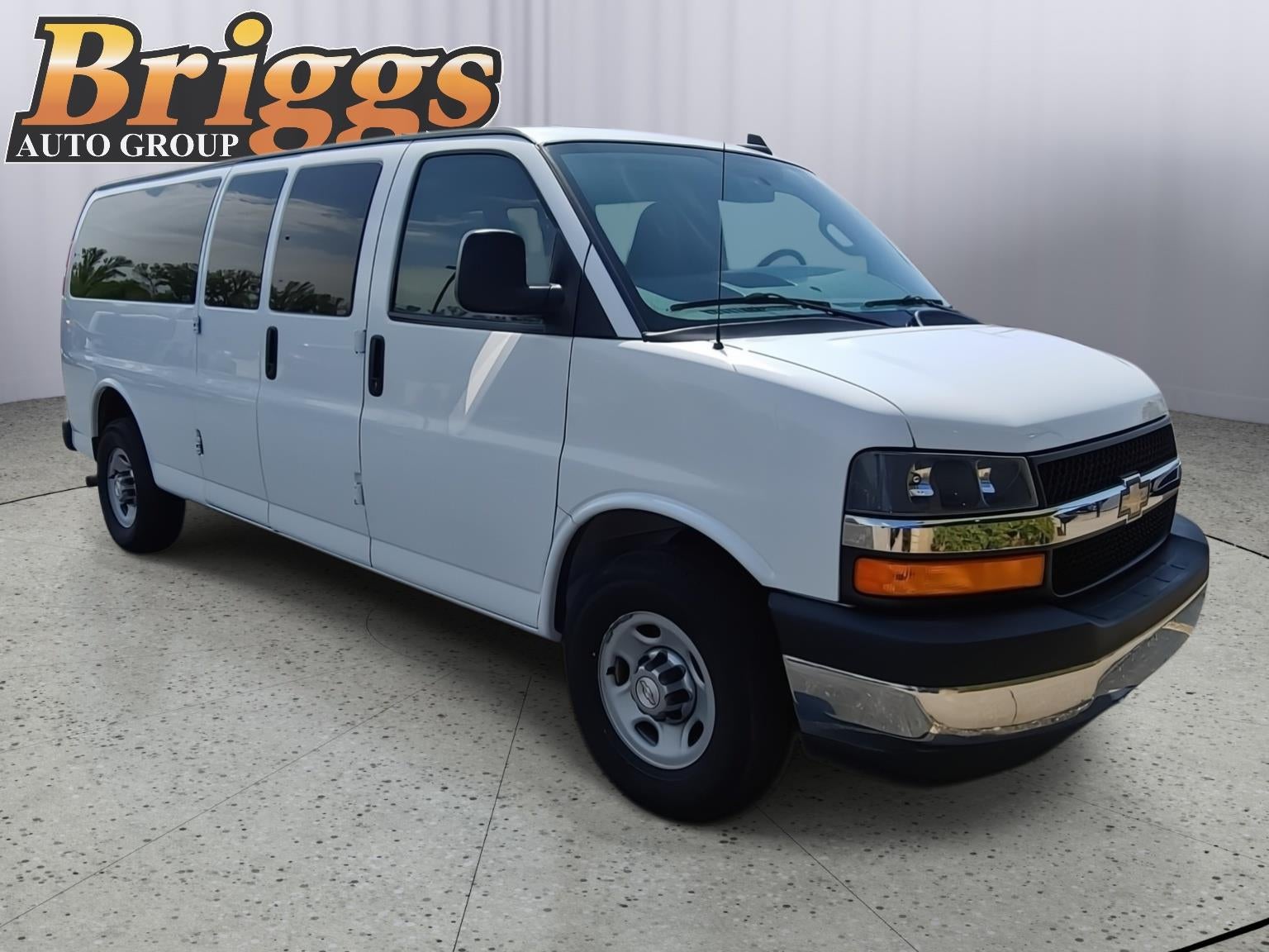 2017 Chevrolet Express Passenger 3500 LT