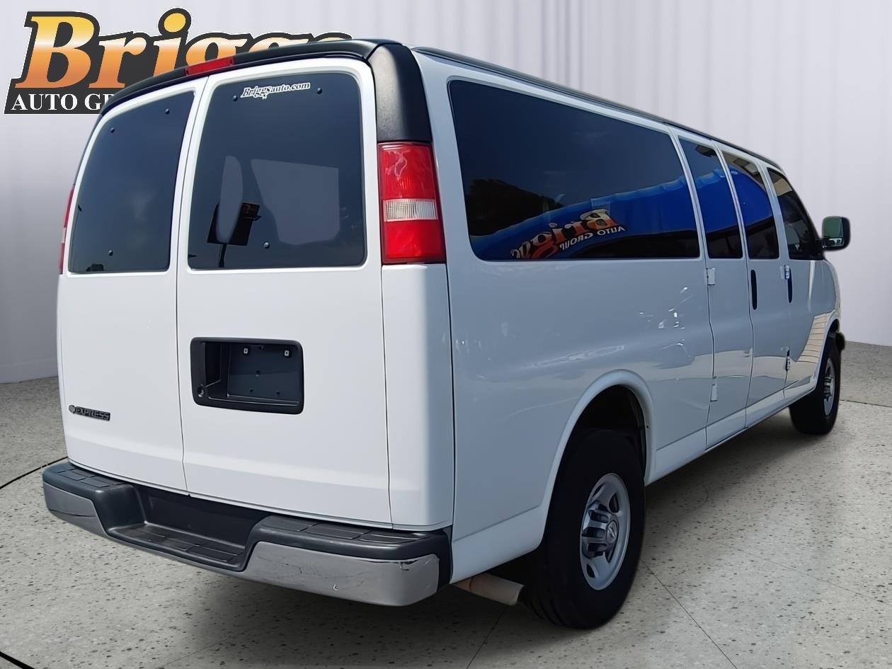 2017 Chevrolet Express Passenger 3500 LT