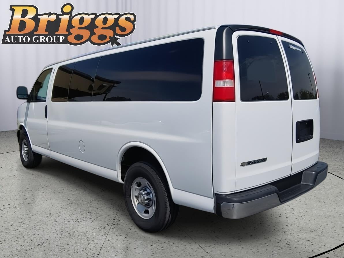 2017 Chevrolet Express Passenger 3500 LT