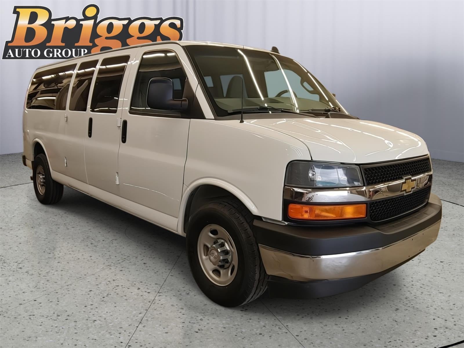 2017 Chevrolet Express Passenger 3500 LT