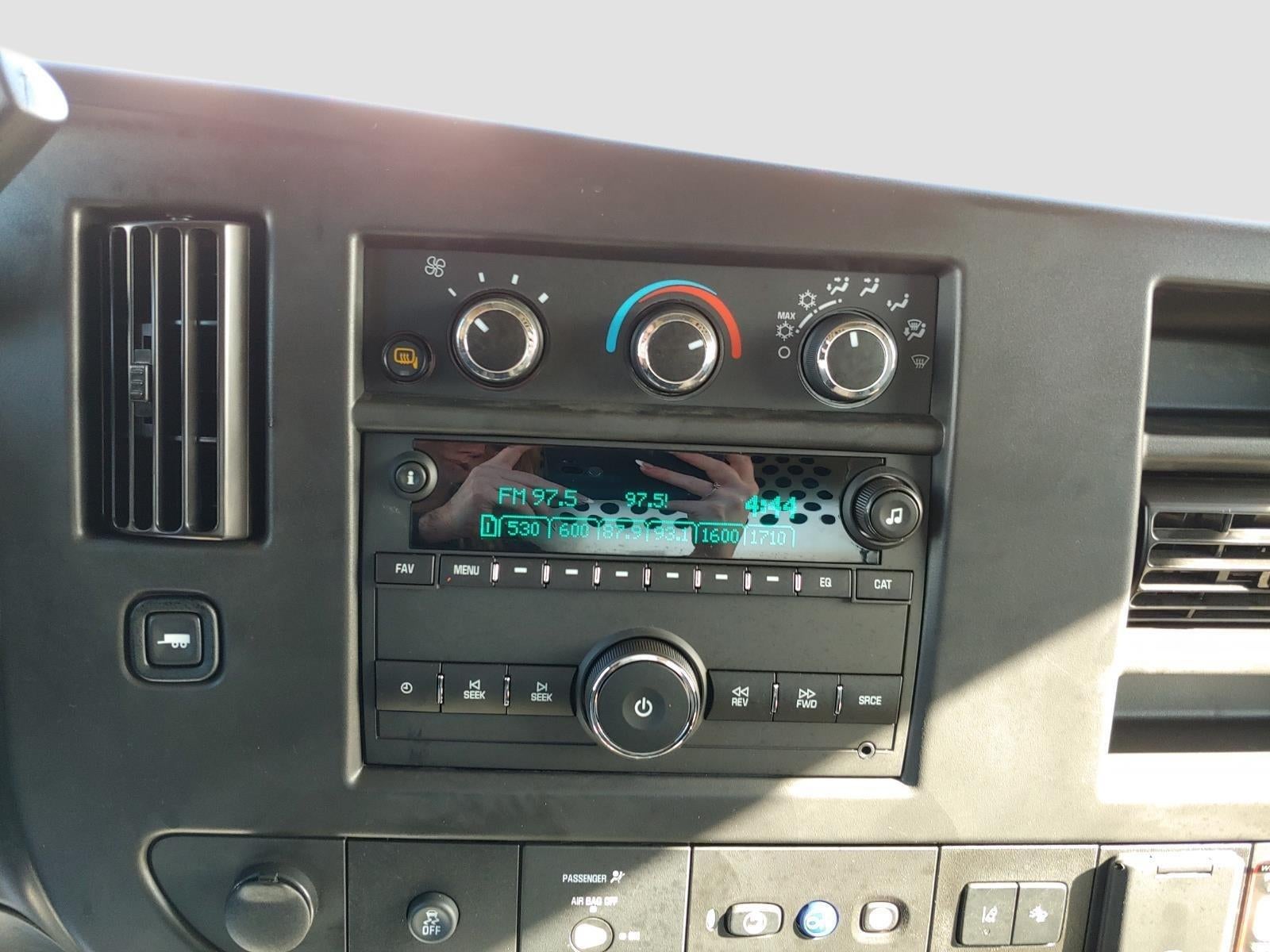 2025 Chevrolet Express Cargo WT