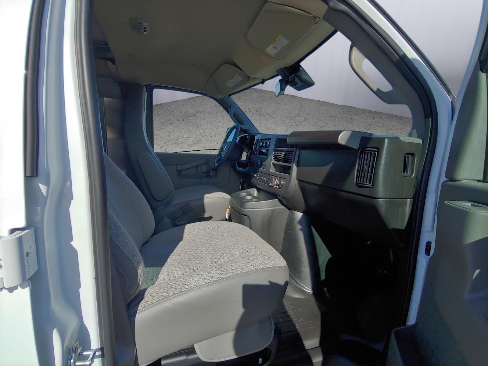 2025 Chevrolet Express Cargo WT