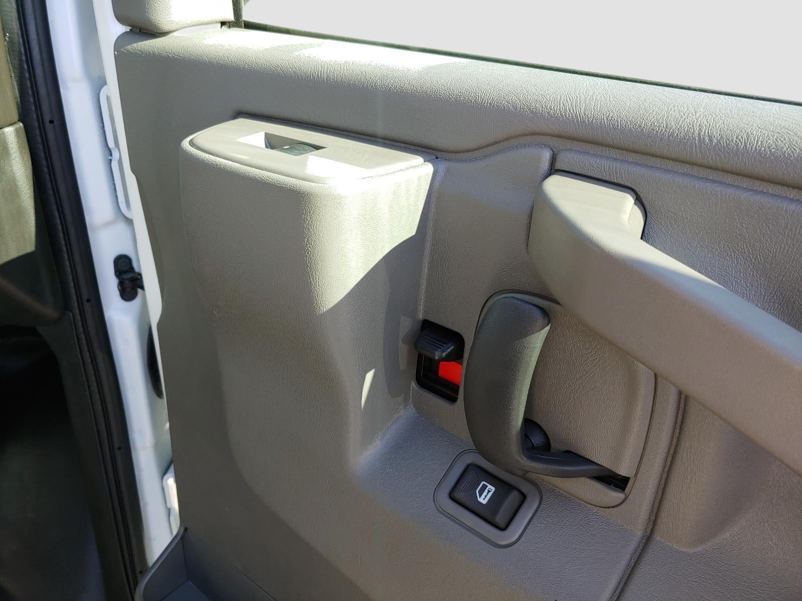 2025 Chevrolet Express Cargo WT