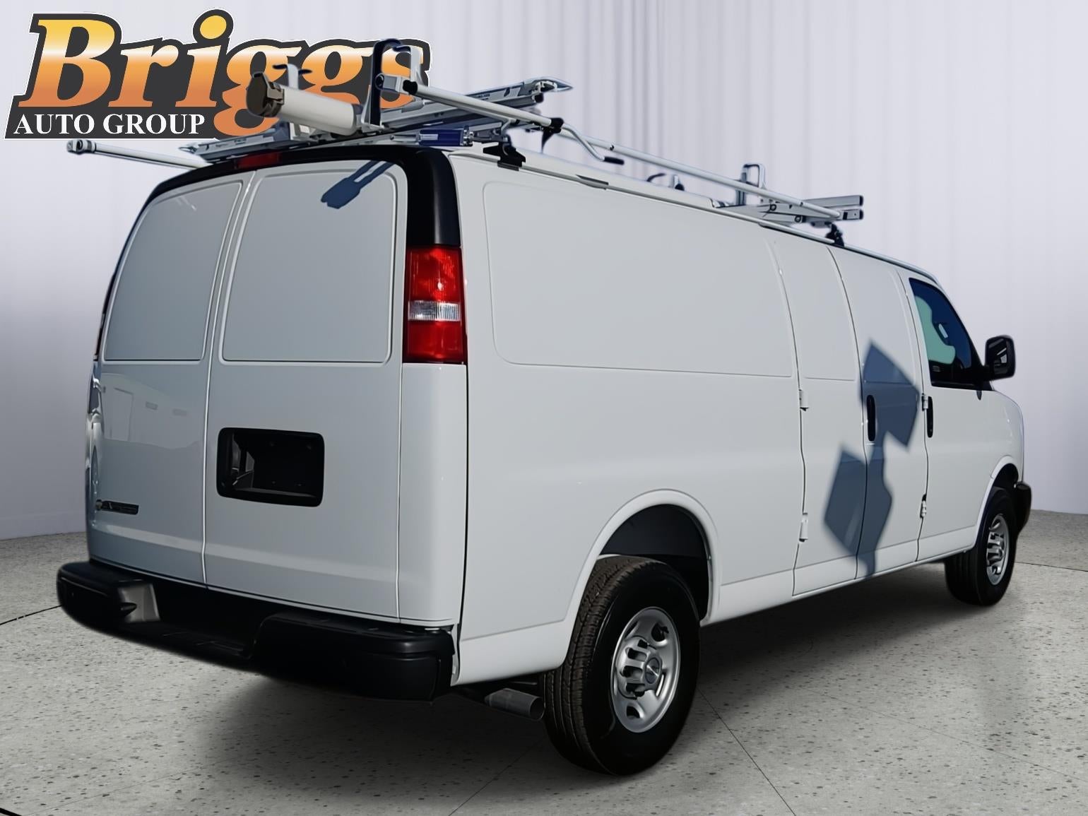 2025 Chevrolet Express Cargo WT