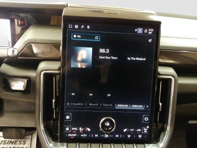 2025 GMC Yukon Elevation