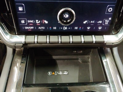 2025 GMC Yukon Elevation