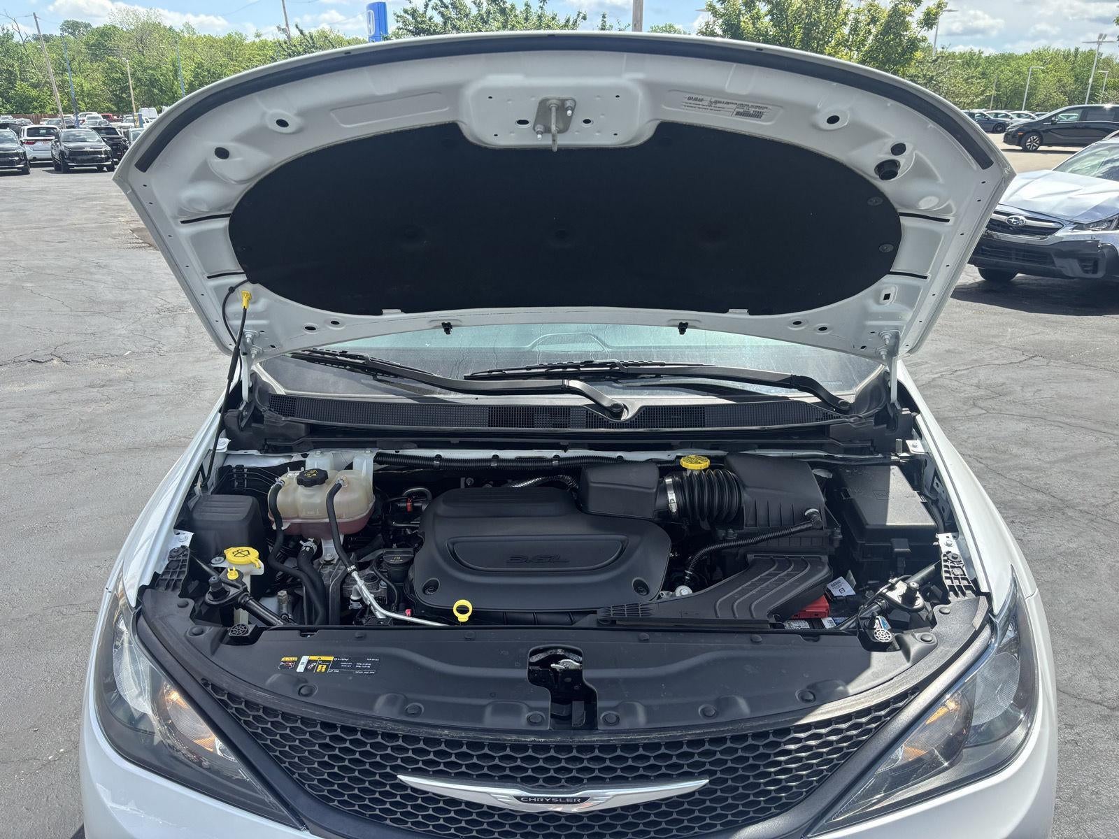 2023 Chrysler Voyager LX