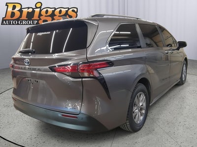 2022 Toyota Sienna XLE