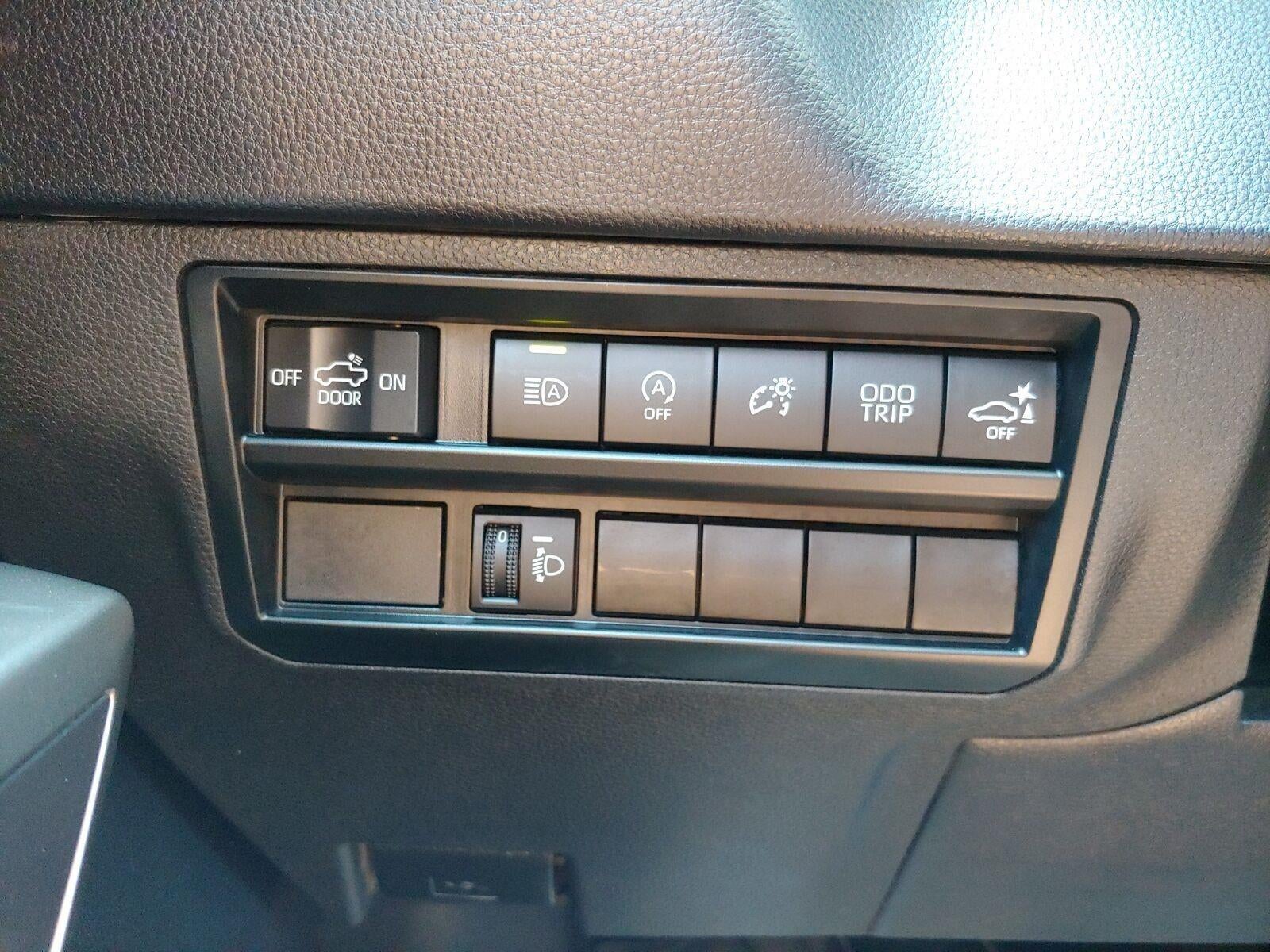 2023 Toyota Tundra 4WD SR5