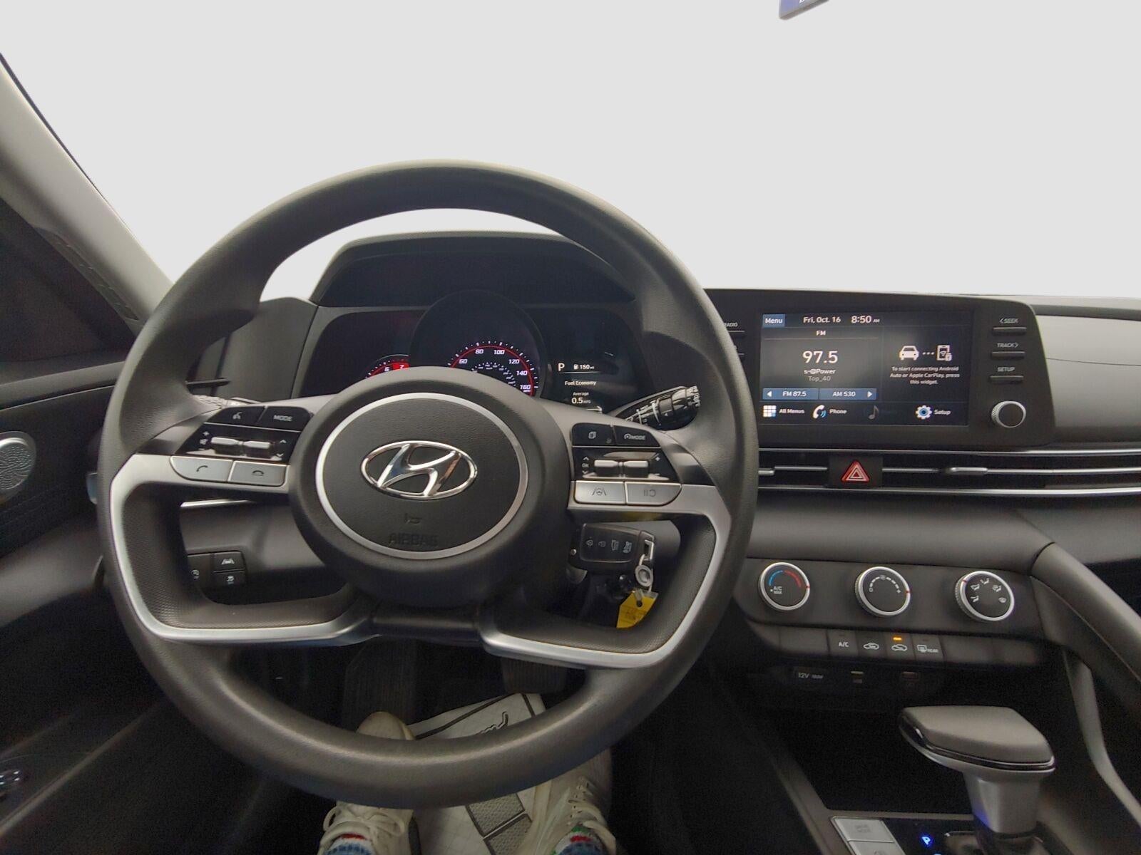 2023 Hyundai Elantra SE