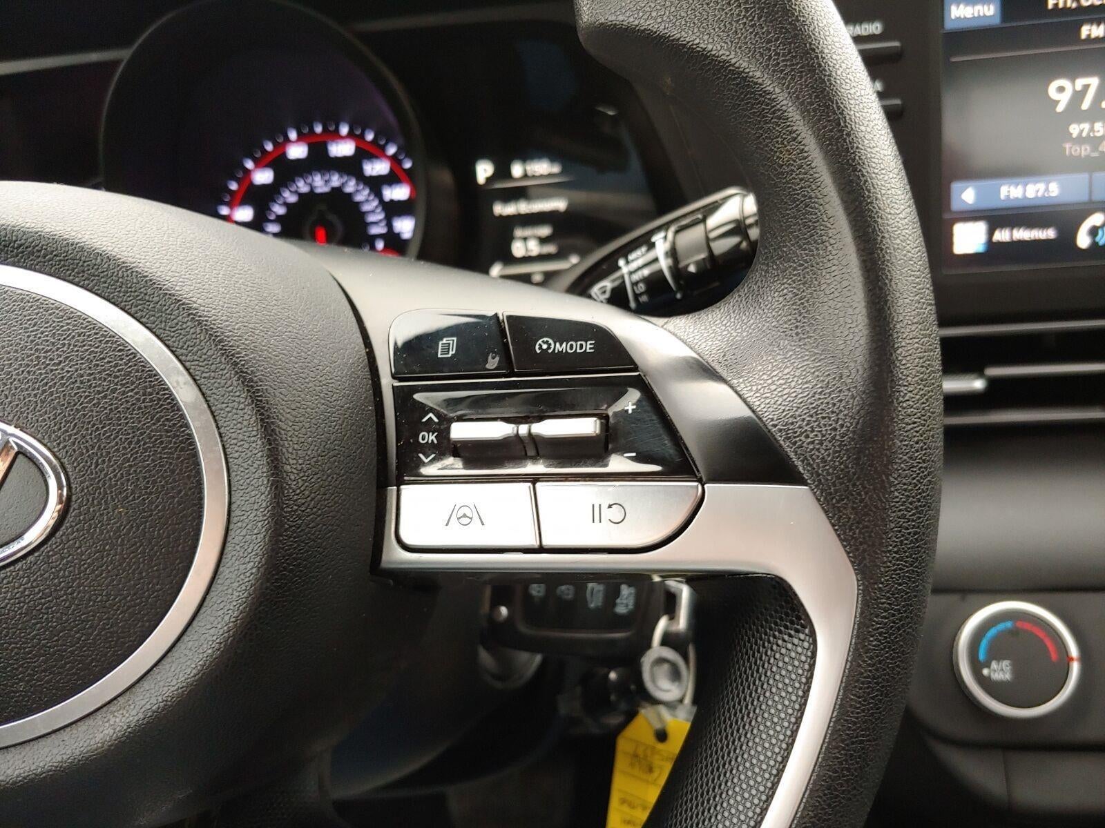 2023 Hyundai Elantra SE