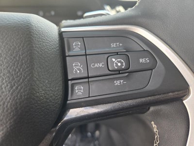 2023 Jeep Grand Cherokee Laredo 4x4