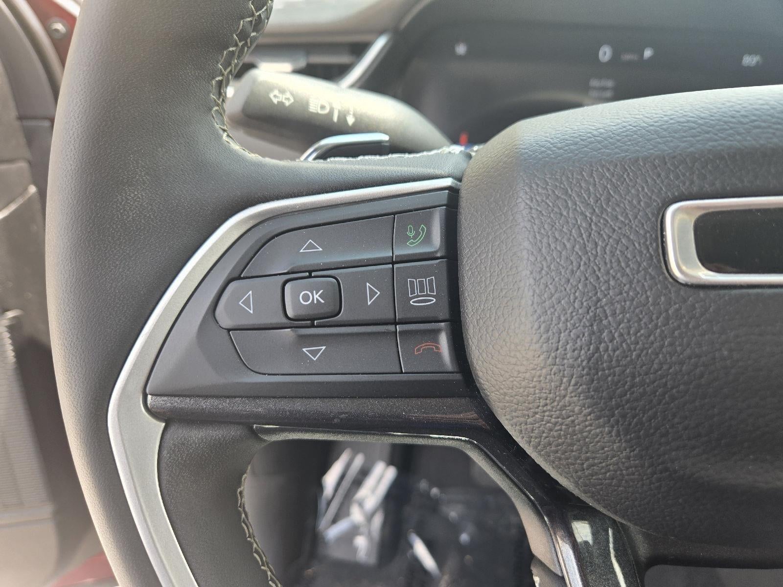 2023 Jeep Grand Cherokee Laredo 4x4