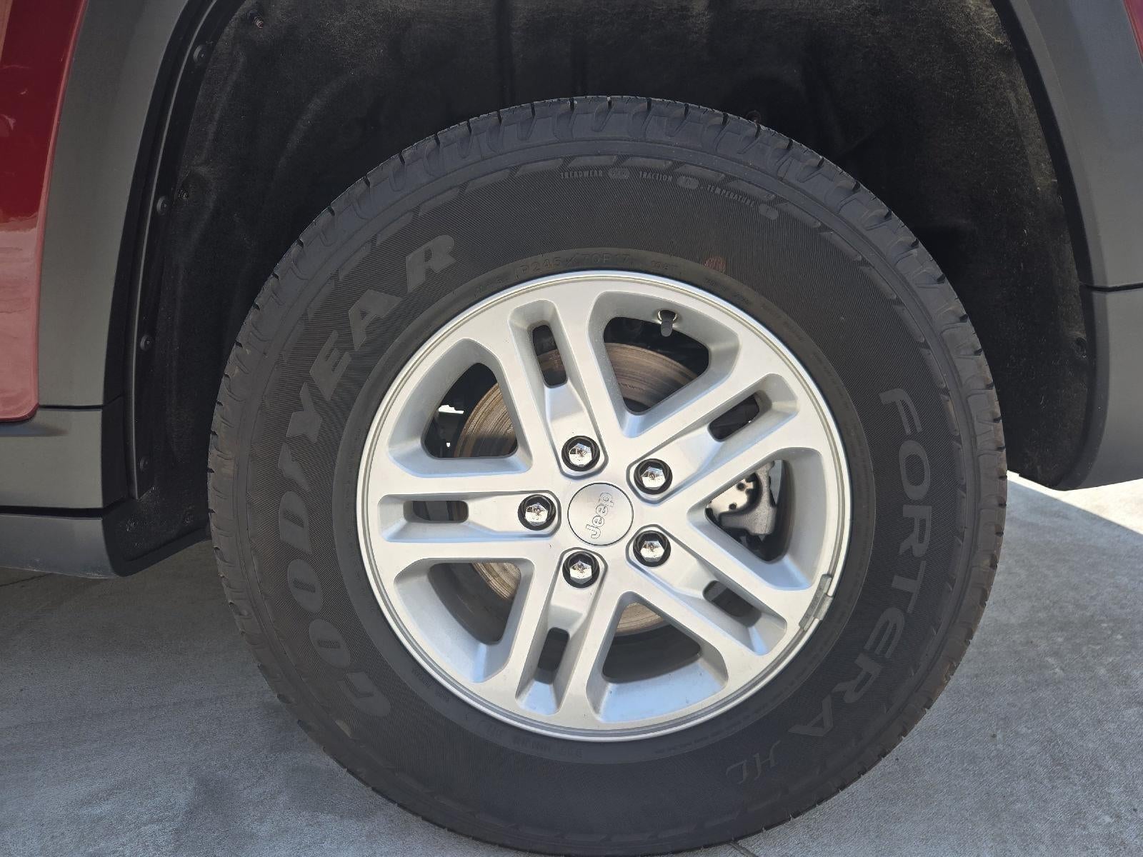2023 Jeep Grand Cherokee Laredo 4x4