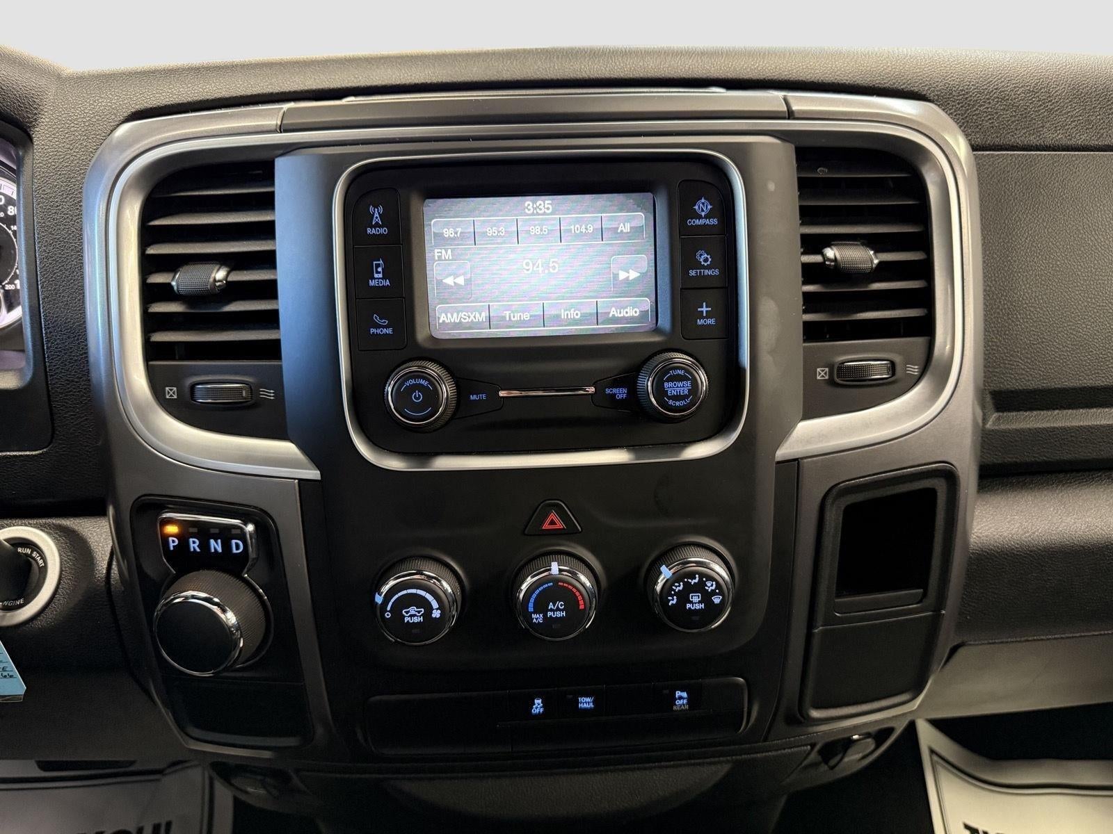 2024 RAM 1500 Classic Warlock Crew Cab 4x2 5'7' Box