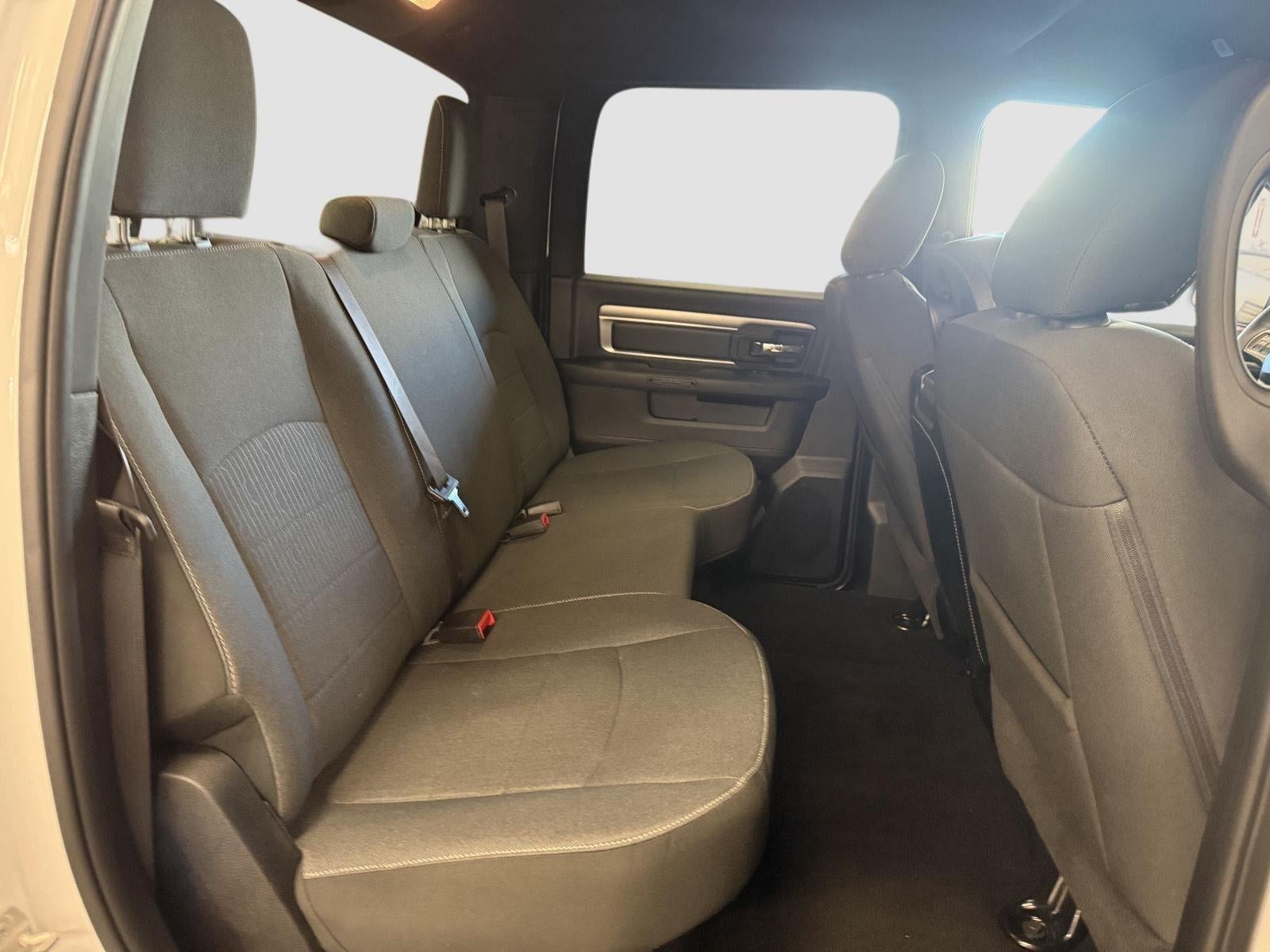 2024 RAM 1500 Classic Warlock Crew Cab 4x2 5'7' Box