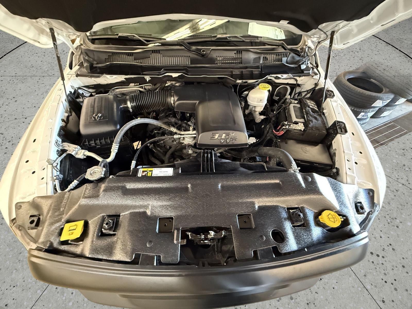 2024 RAM 1500 Classic Warlock Crew Cab 4x2 5'7' Box