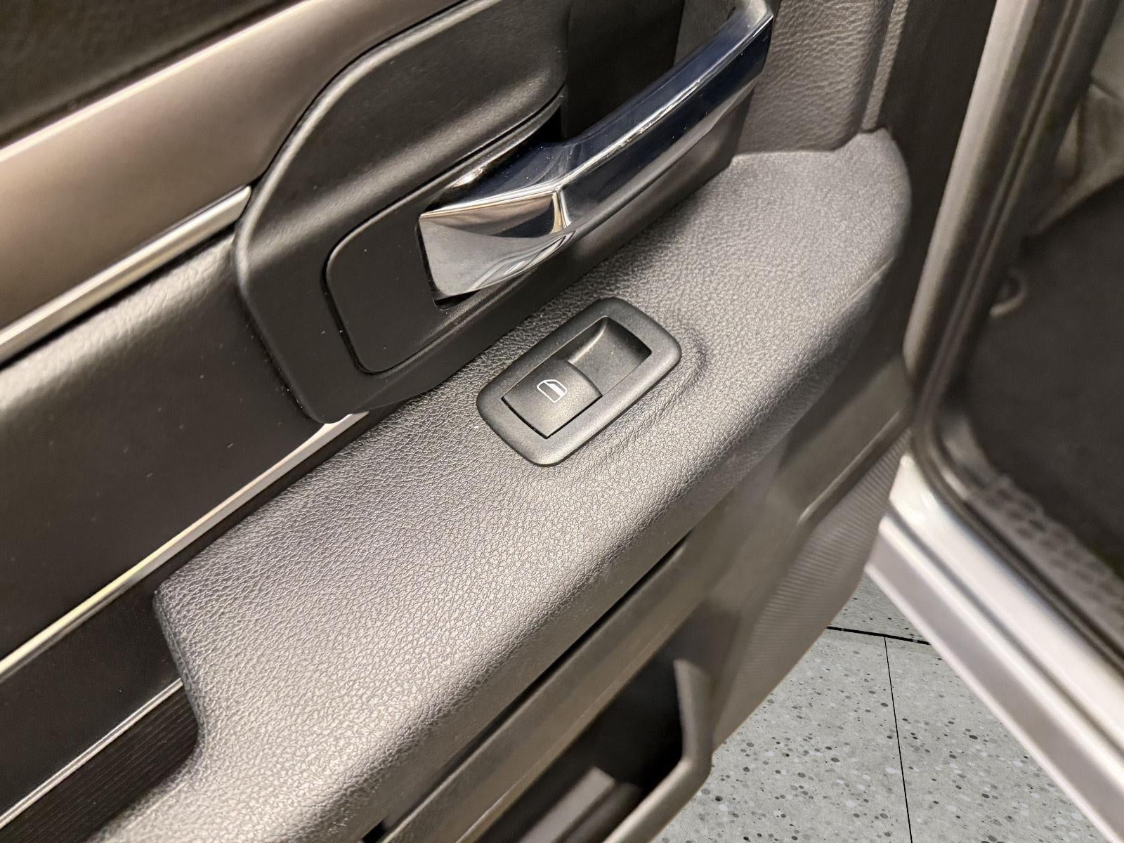 2024 RAM 1500 Classic Warlock Crew Cab 4x4 5'7' Box