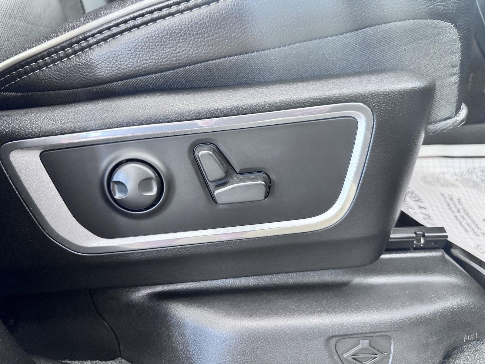 2023 RAM 1500 Laramie Crew Cab 4x4 5'7' Box