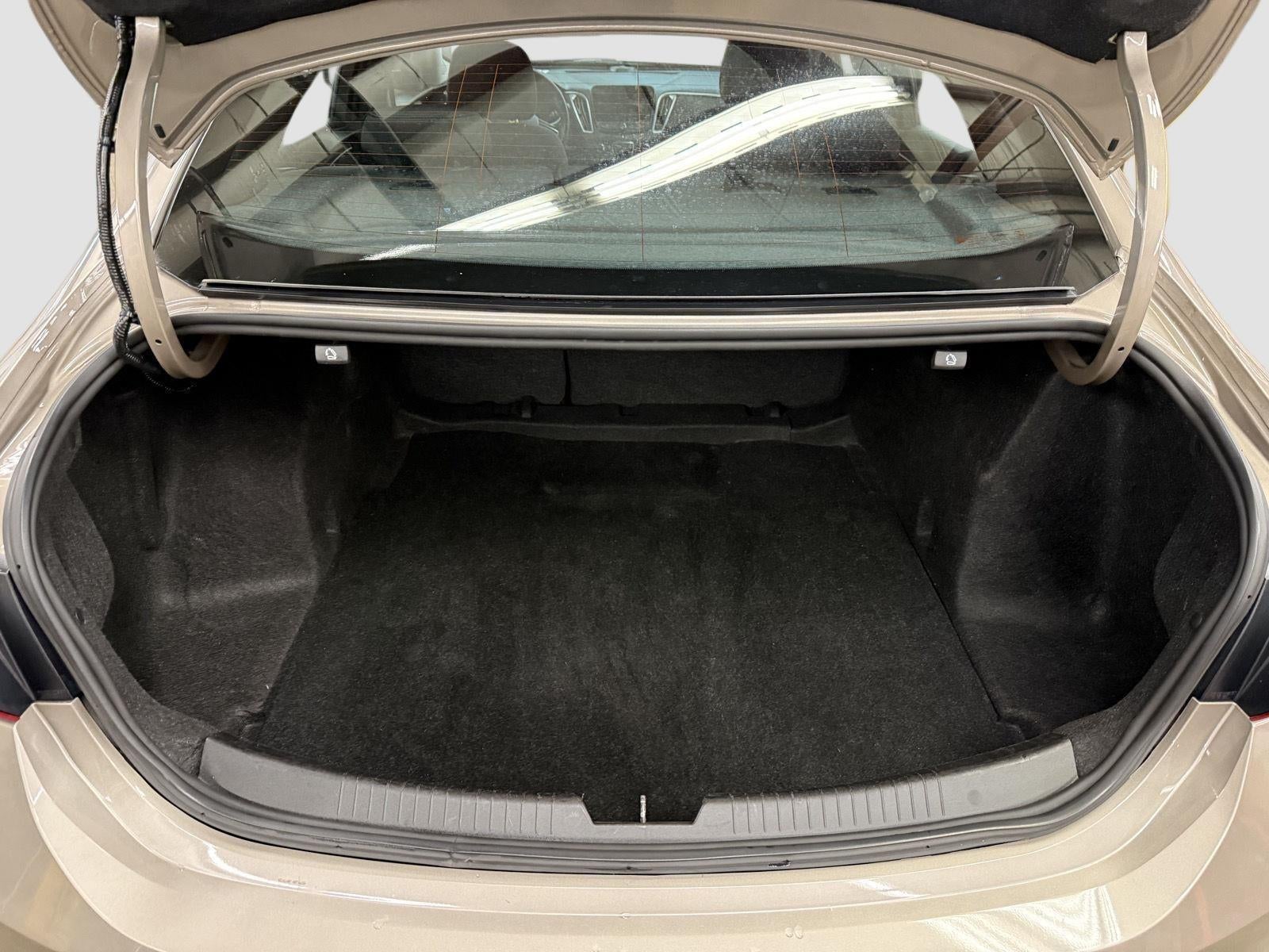 2022 Chevrolet Malibu FWD LT