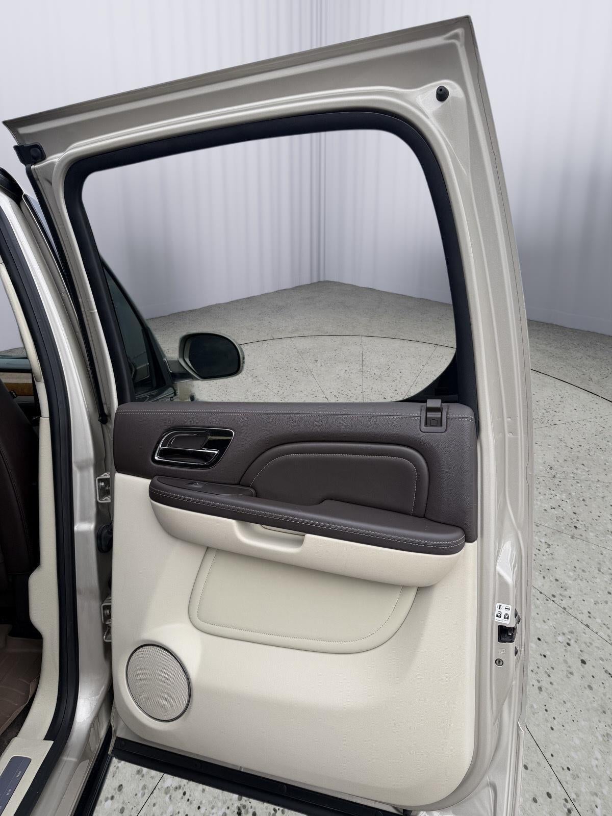 2013 Cadillac Escalade ESV Platinum Edition