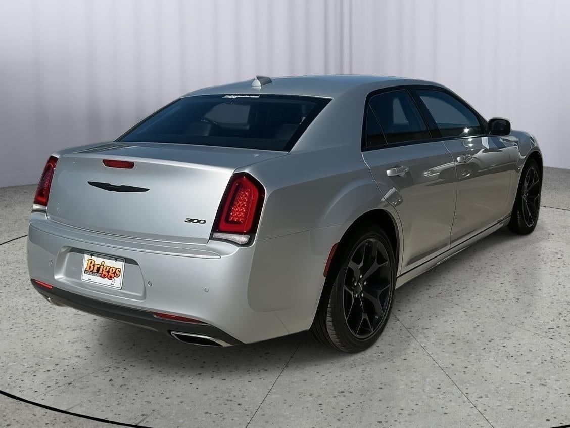 2022 Chrysler 300 Touring L