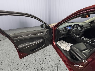 2016 Chrysler 300 Limited