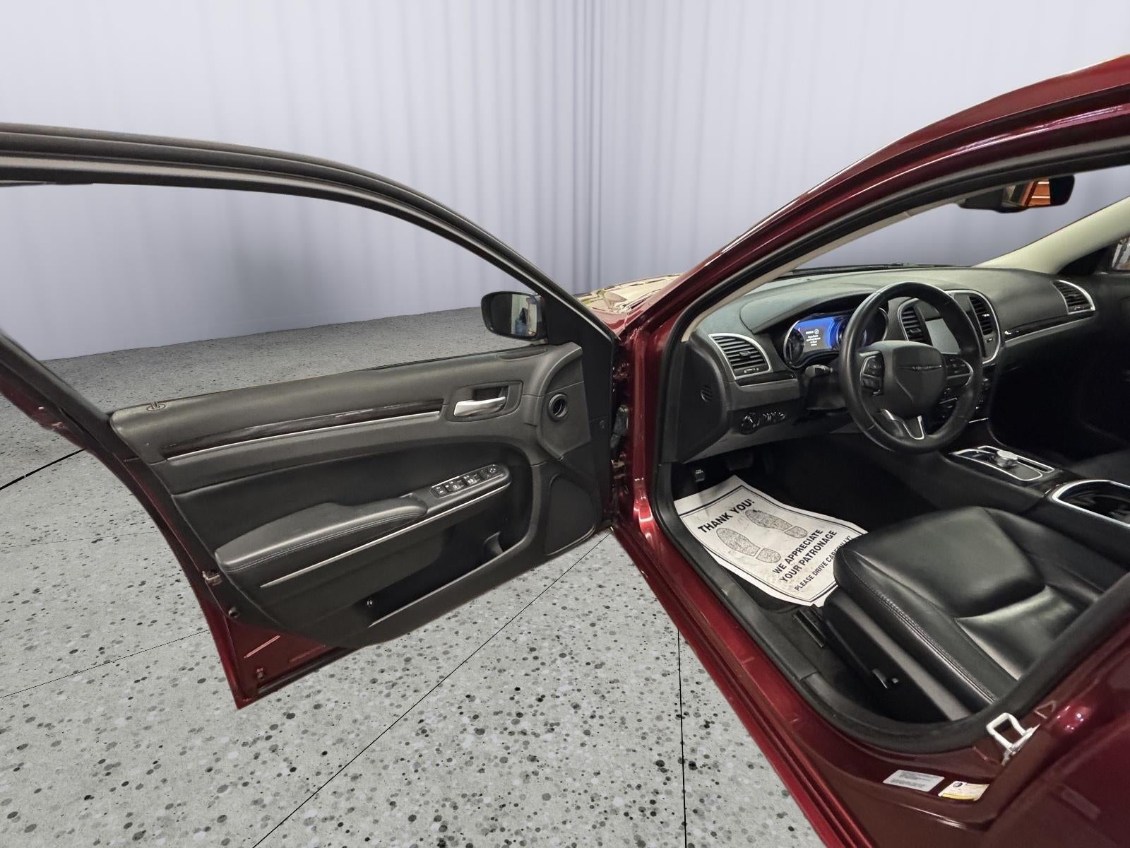 2016 Chrysler 300 Limited