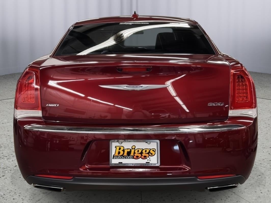 2016 Chrysler 300 Limited