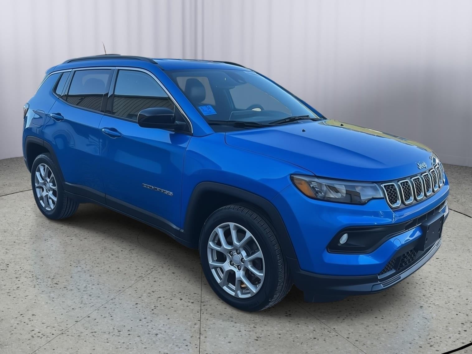 2023 Jeep Compass Latitude Lux FWD