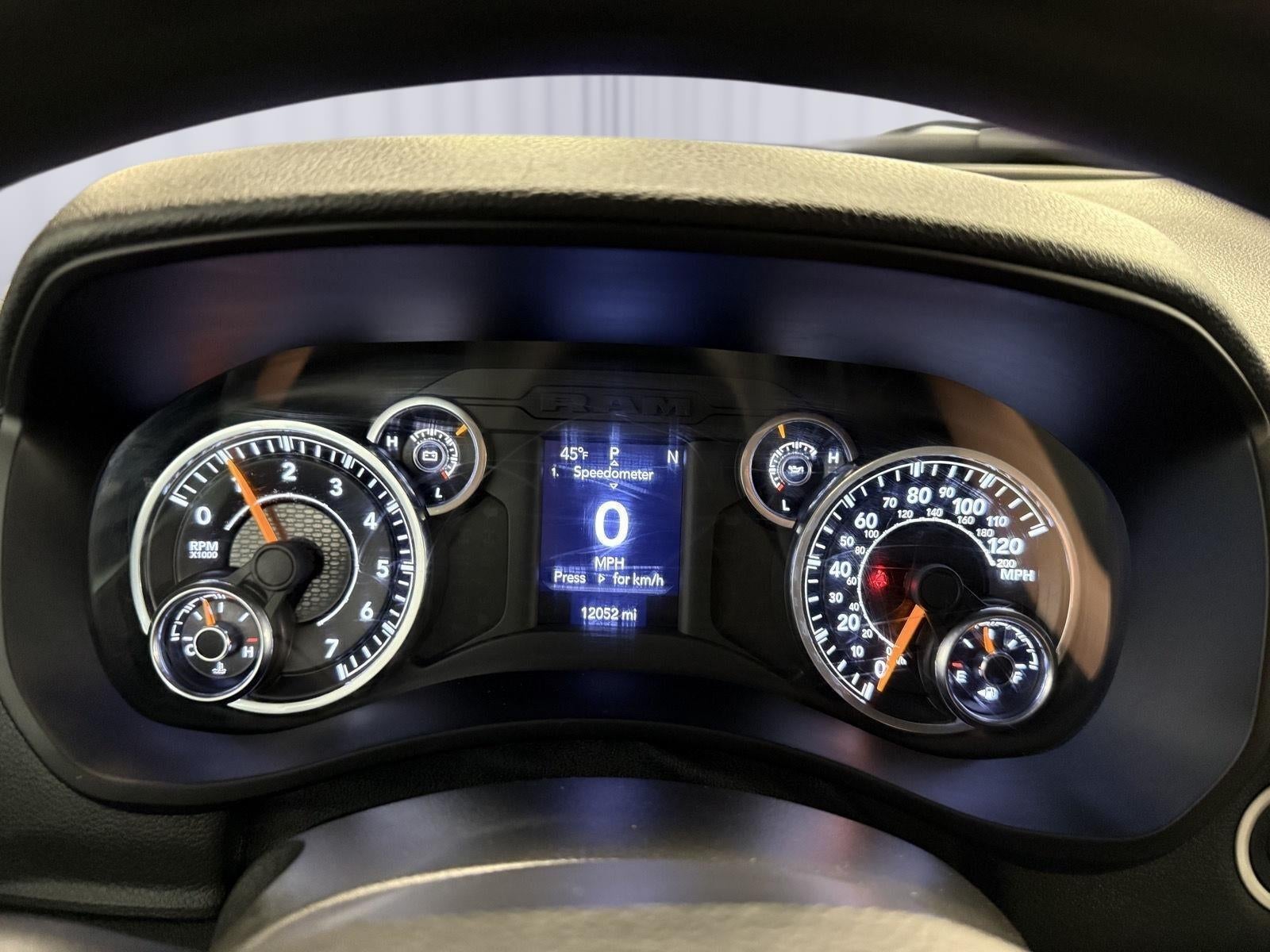 2022 RAM 2500 Tradesman Crew Cab 4x4 8' Box