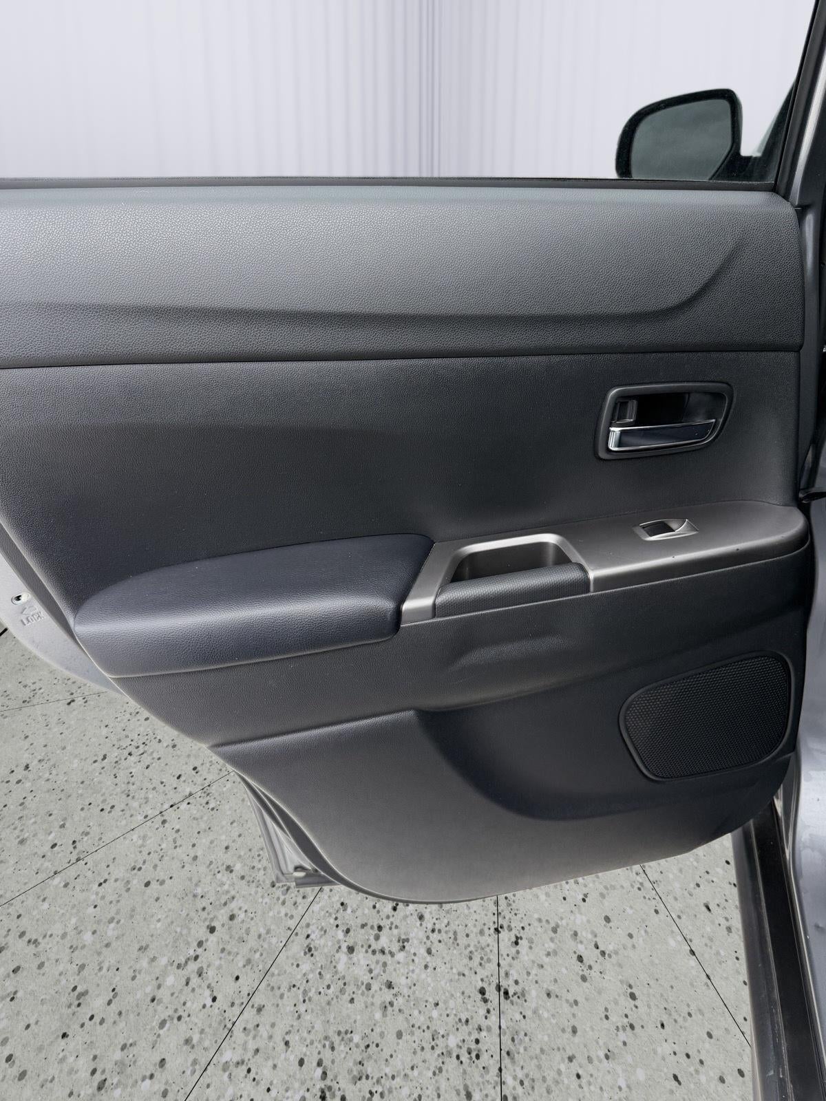2024 Mitsubishi Outlander Sport Base