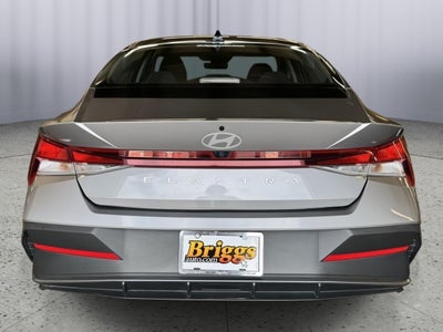 2024 Hyundai Elantra SE