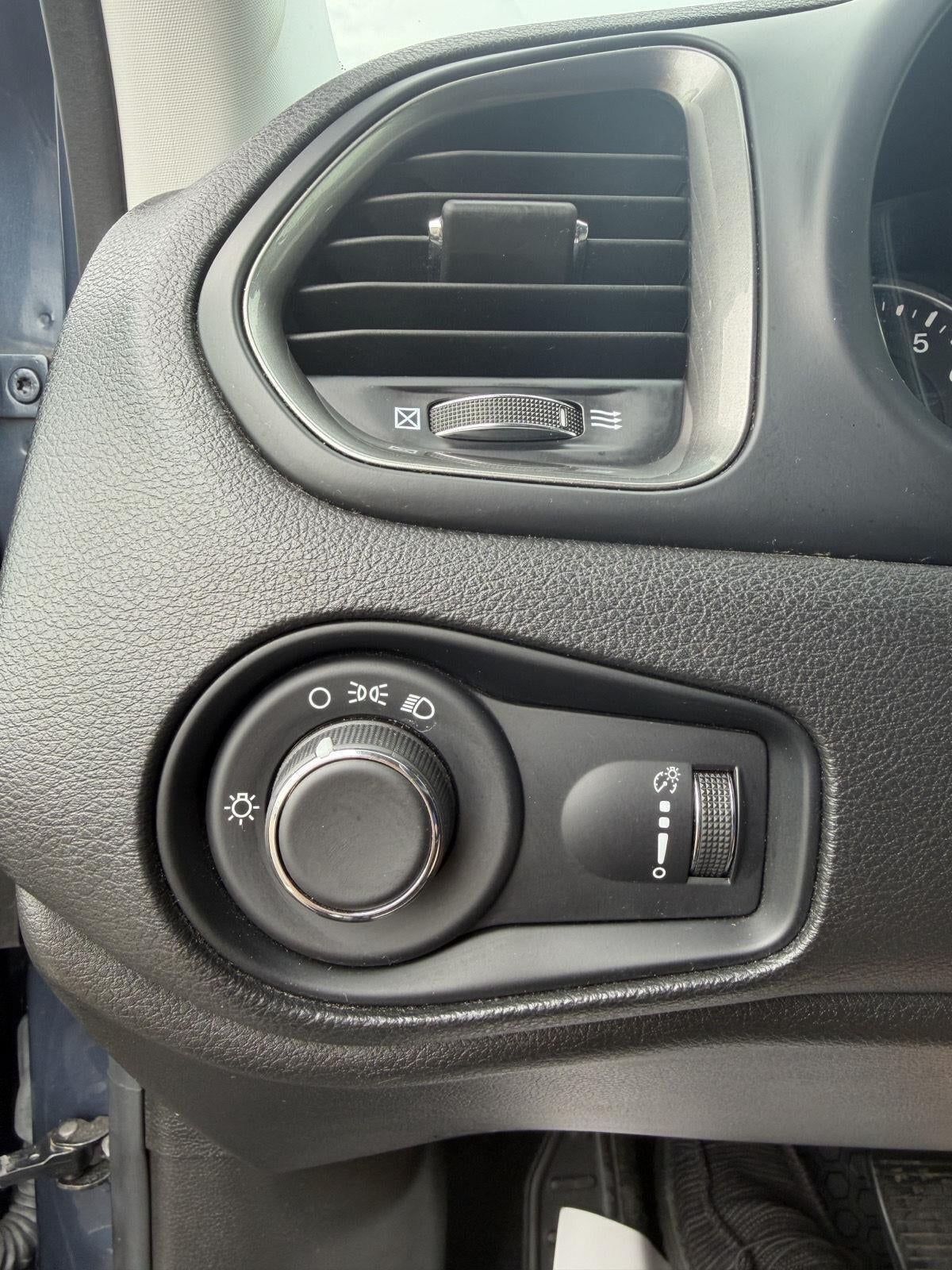 2023 Jeep Renegade Latitude 4x4