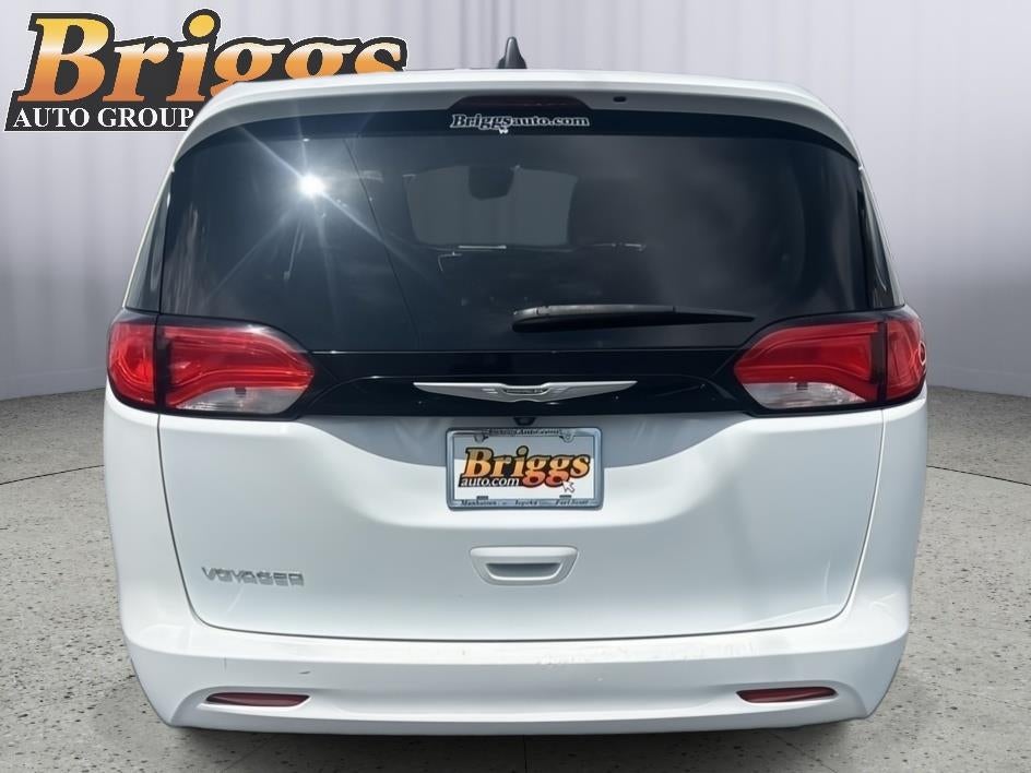 2023 Chrysler Voyager LX