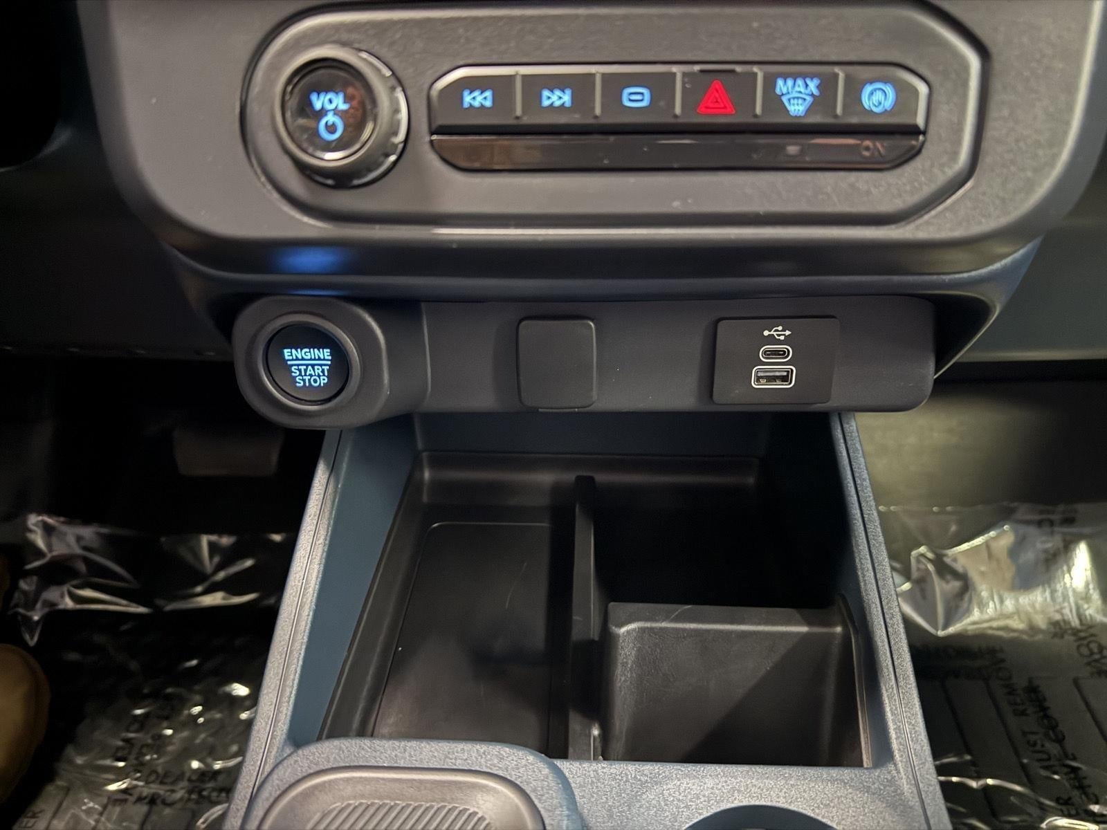 2025 Ford Maverick Lobo Standard