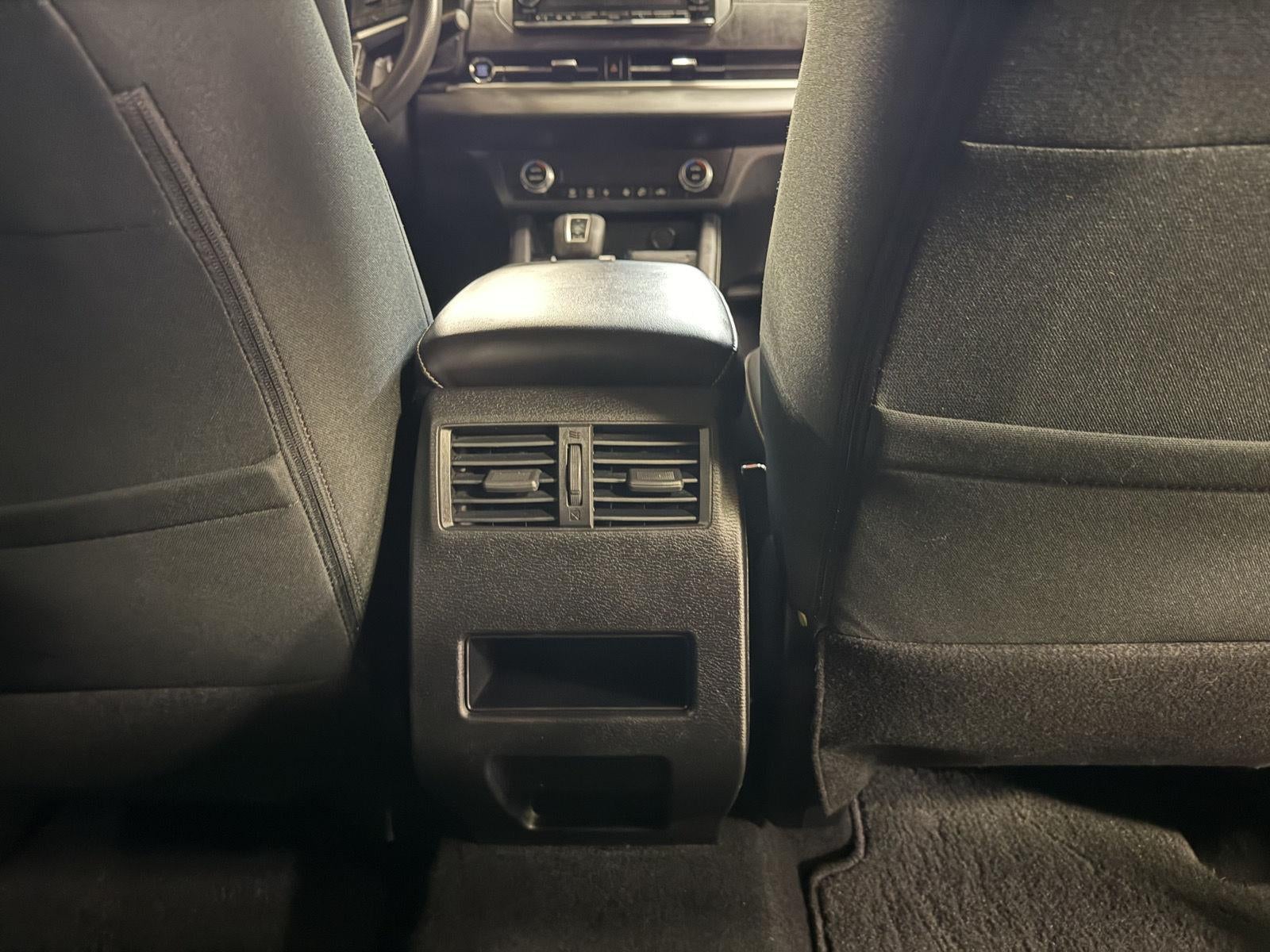 2024 Mitsubishi Outlander ES