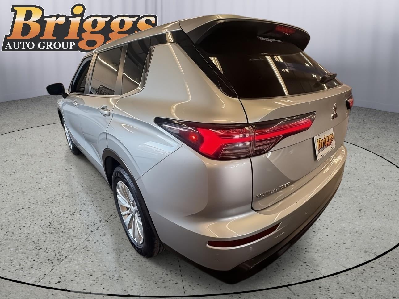 2025 Mitsubishi Outlander ES