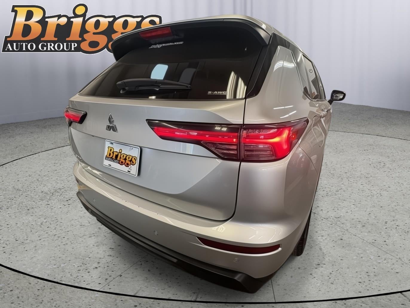 2025 Mitsubishi Outlander ES