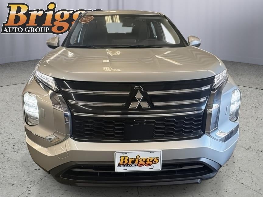 2025 Mitsubishi Outlander ES
