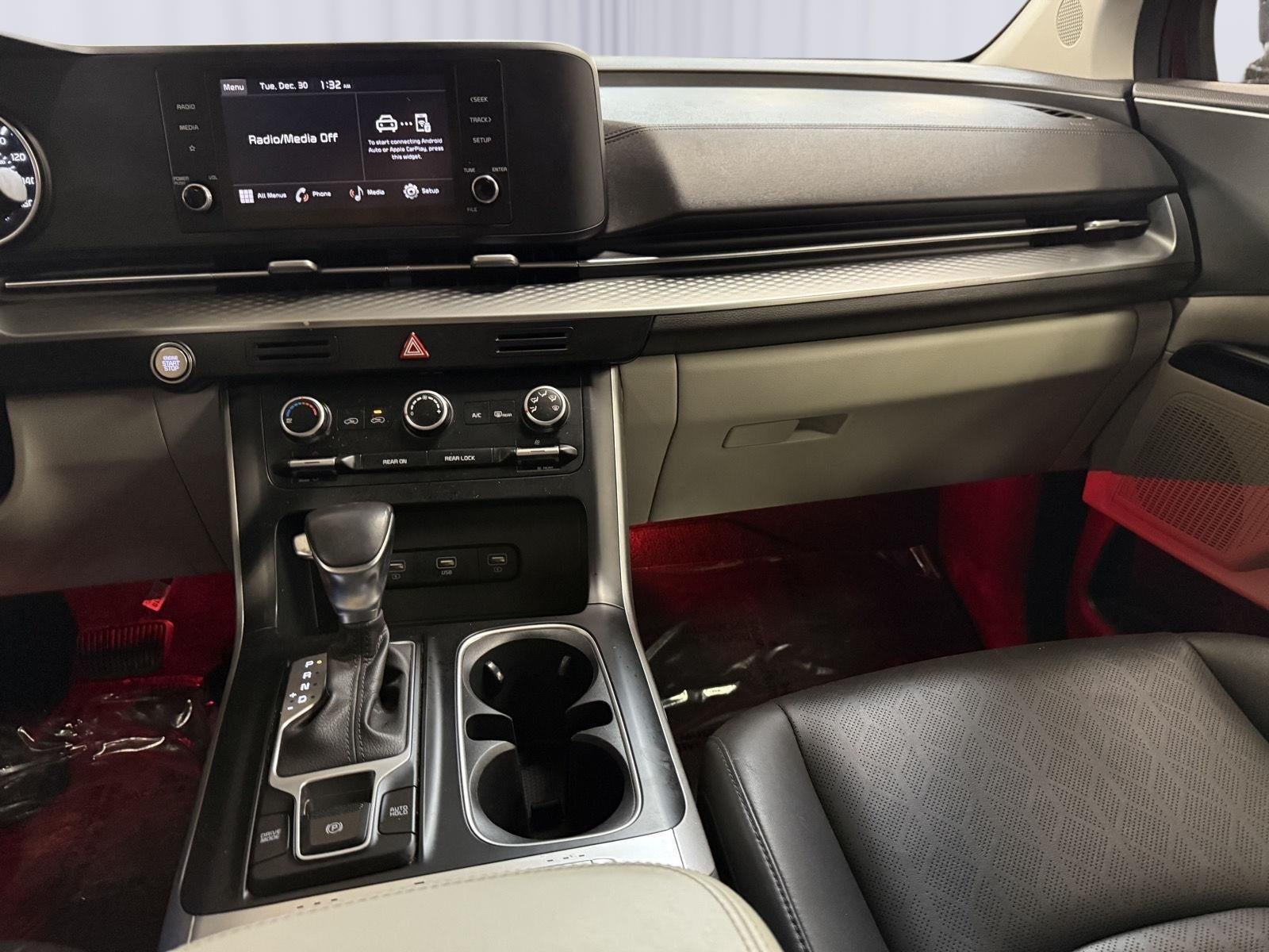 2023 Kia Carnival LX