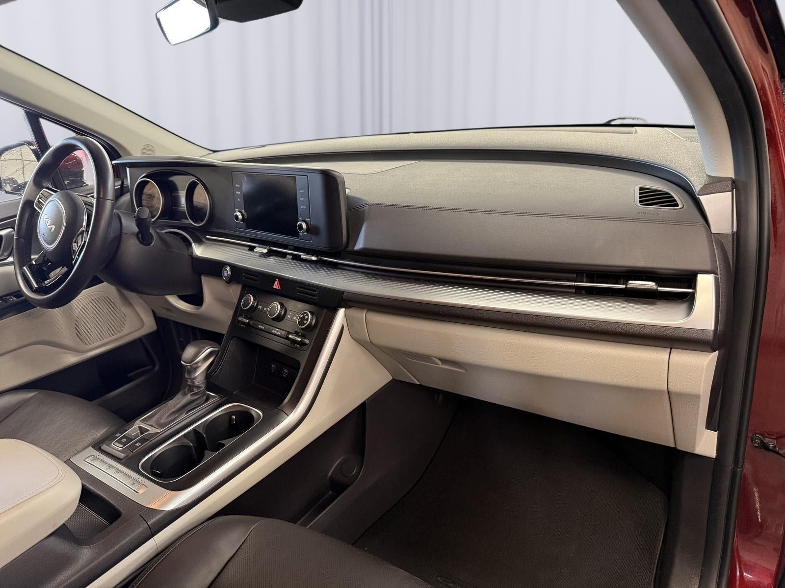 2024 Kia Carnival LX