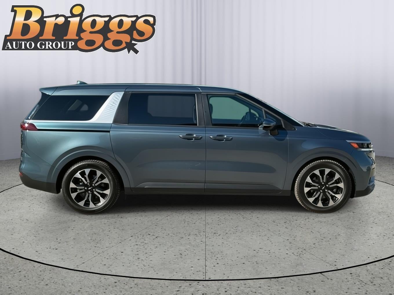 2023 Kia Carnival EX