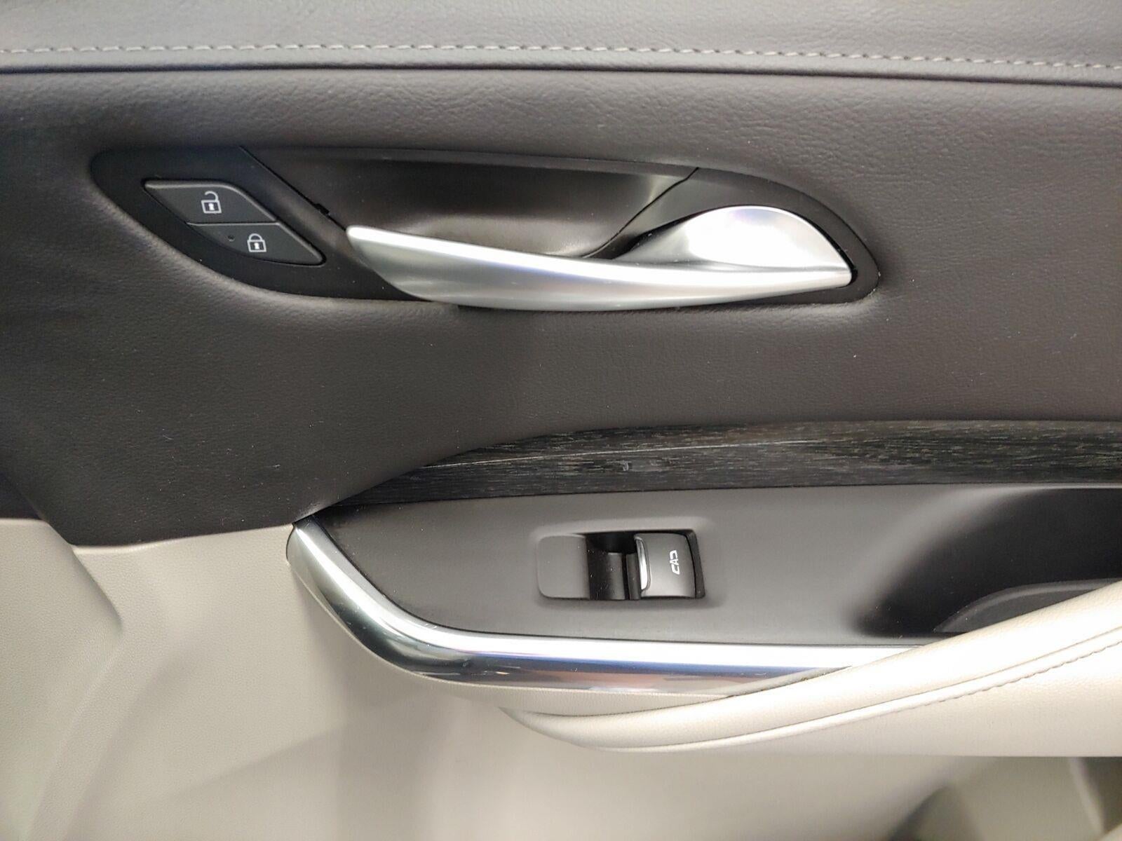 2023 Cadillac XT4 AWD Premium Luxury