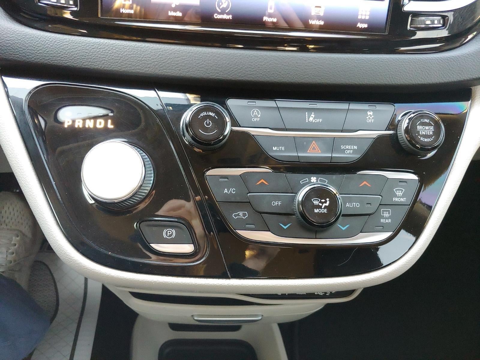 2022 Chrysler Pacifica Touring-L