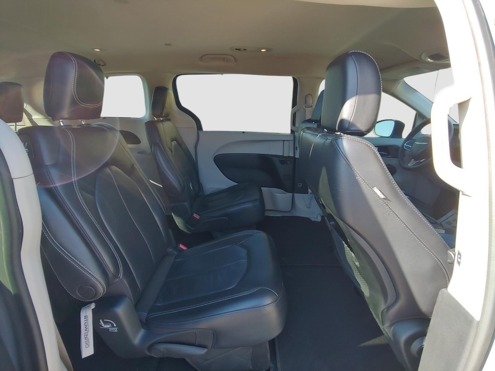 2022 Chrysler Pacifica Touring-L