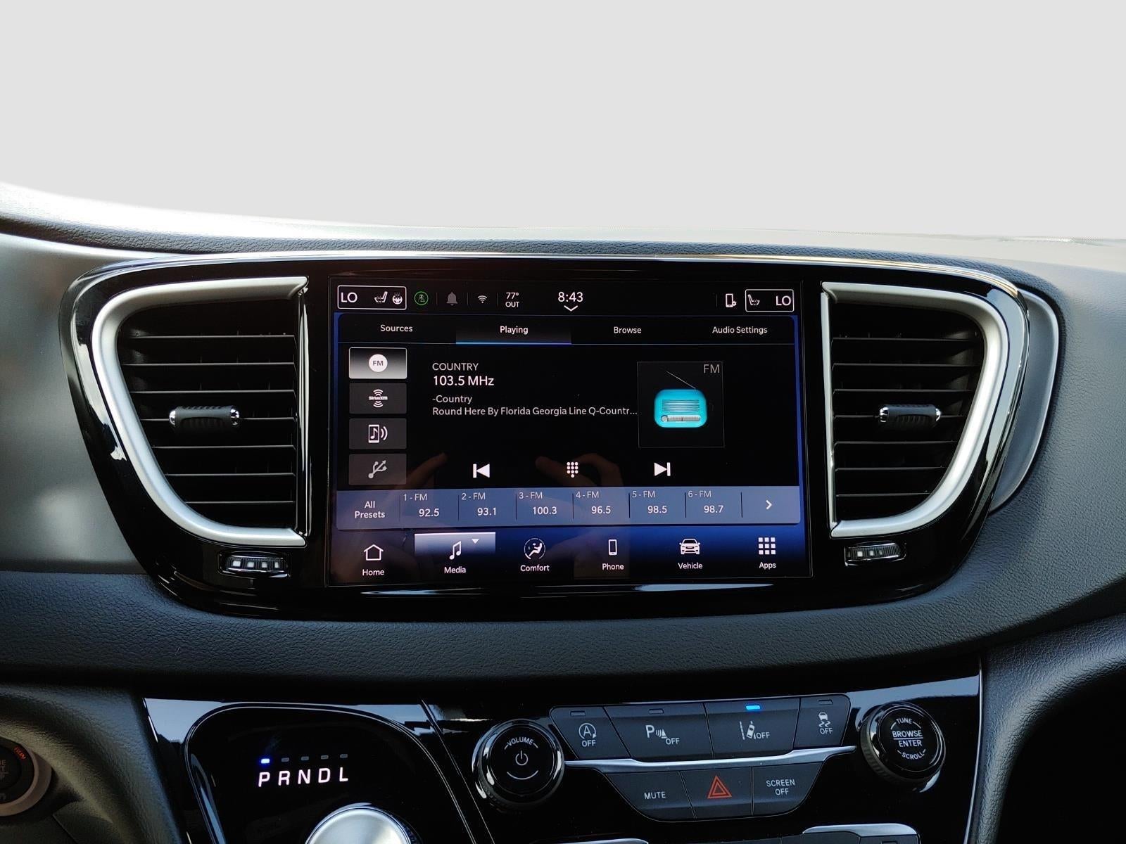 2025 Chrysler Pacifica Select