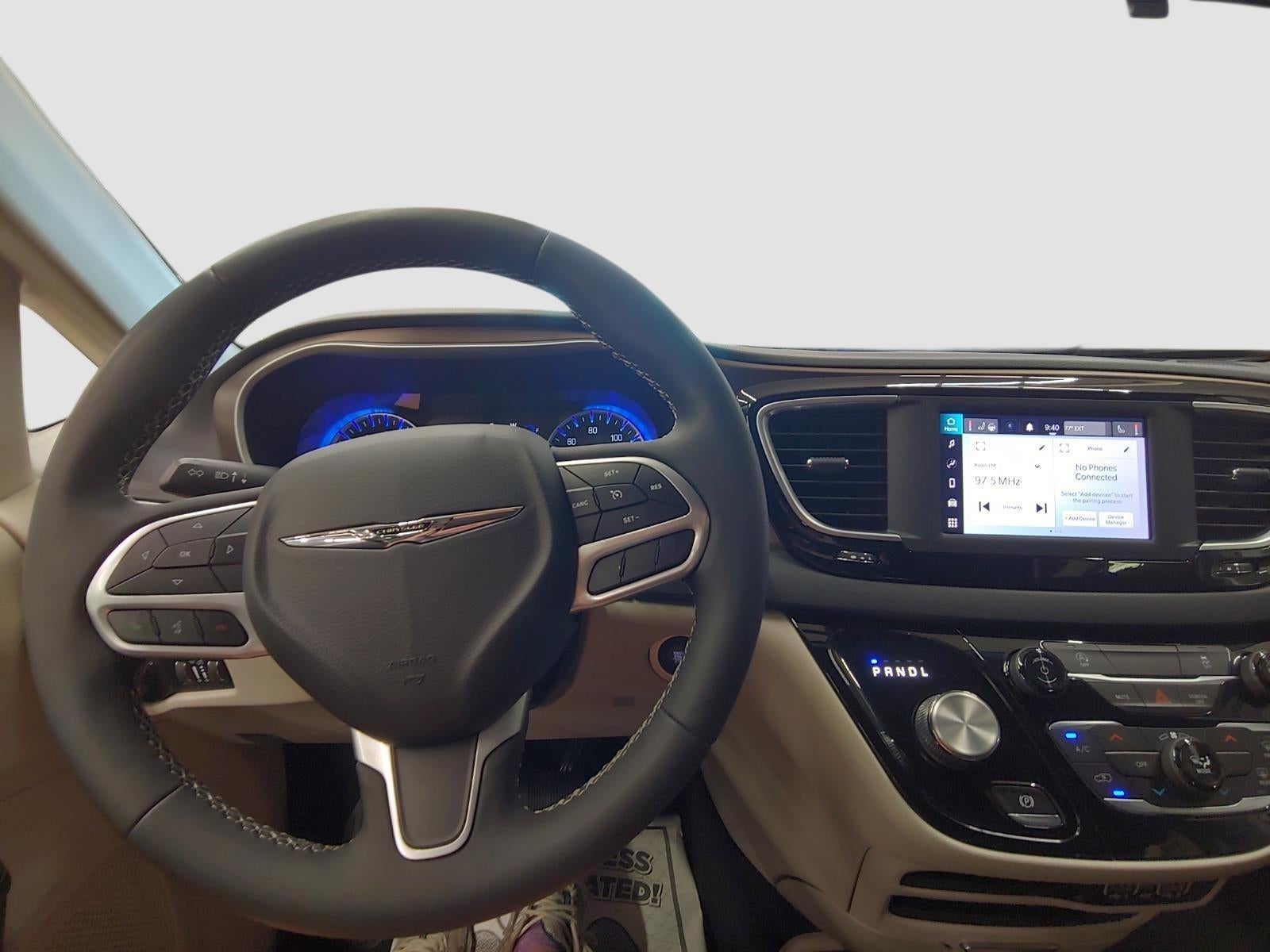 2022 Chrysler Voyager LX