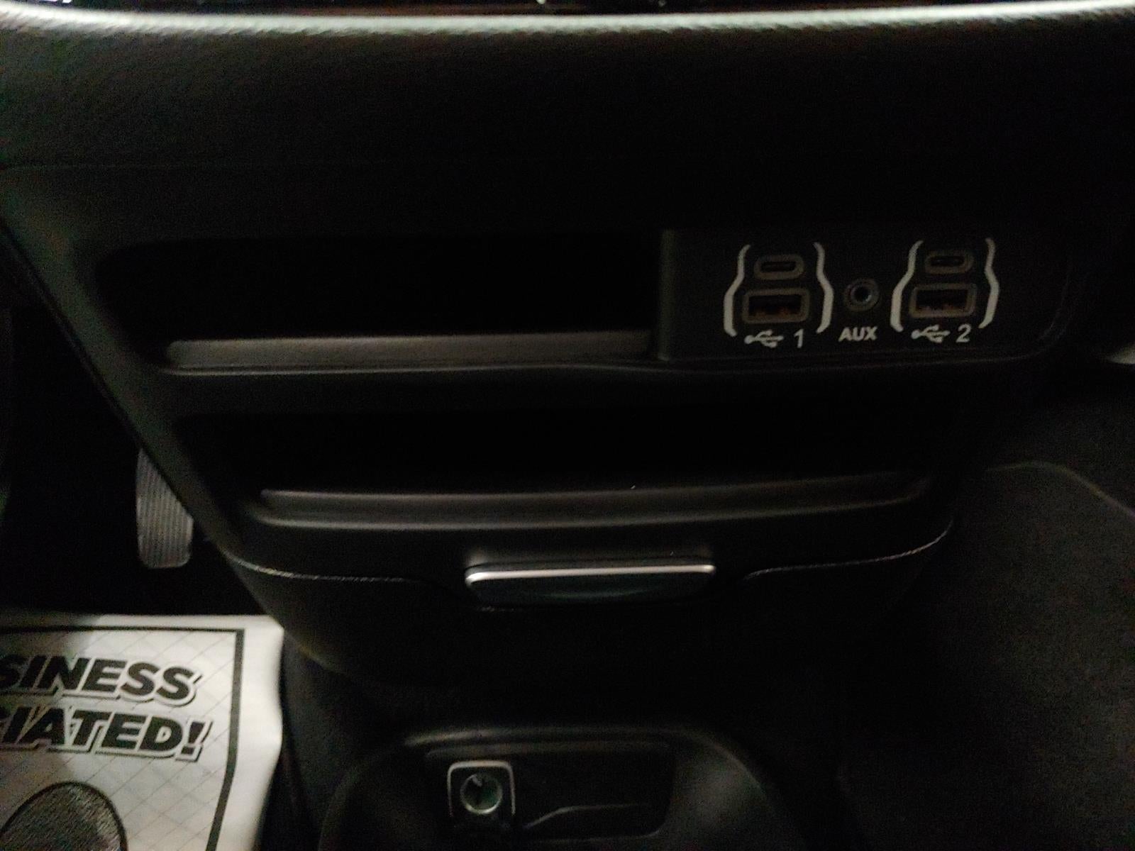 2025 Chrysler Voyager LX