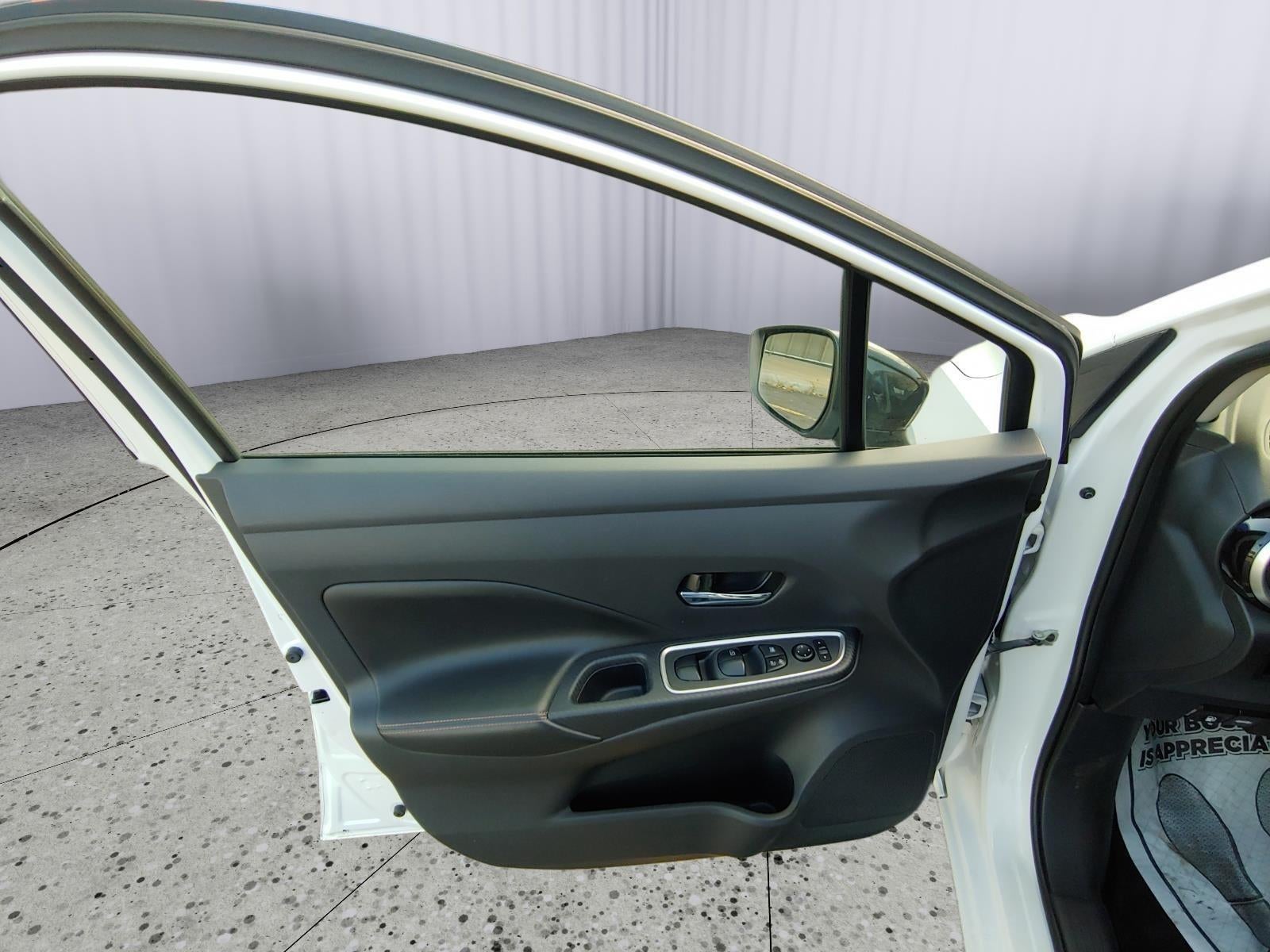 2020 Nissan Versa SR